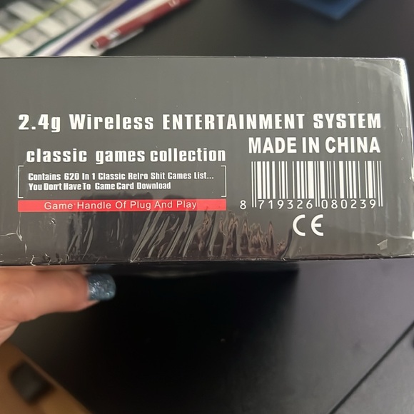 Nintendo wireless gaming system with 620 games included - Picture 2 of 3